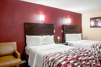 Image de Enjoy Pet-Friendly Comfort w/ a Pool + Free Parking – Near Attractions