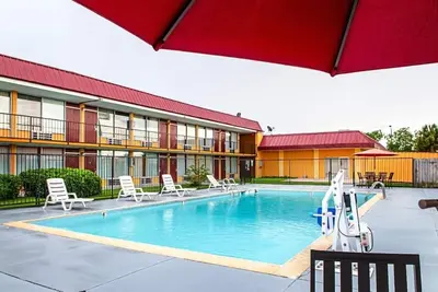 Image de 2 Budget-Friendly Rooms Near Popular Attractions – Close to I-10