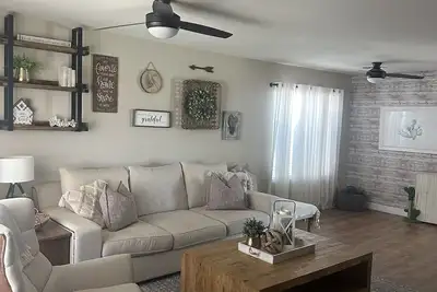Image de Charming 4-bedroom house with WiFi and Ac in Litchfield Park