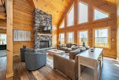 Image de New! Pisces Rock: Lake Access, Hot Tub, Fireplace, A/C!