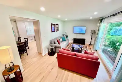 Image de Oak House: Newly Remodeled Luxury Home Close to Dc