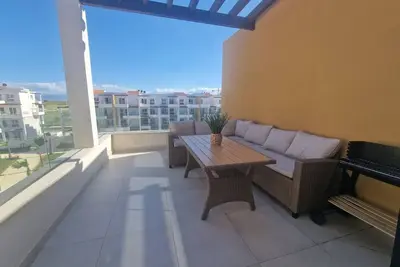 Image de Agréable appartement vue sur piscine