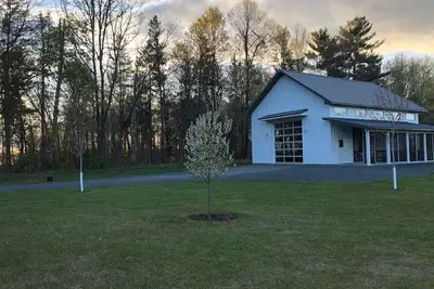 Image de Balsam Lake modern shed cabin + sauna + outdoor shower
