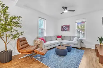 Image de Charming 3-bedroom house seconds to downtown Elkhart