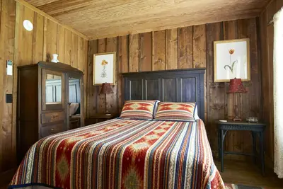 Image de Little Bear Cabin-Cabine-Salle de bain privée séparée-Vue sur Montagne