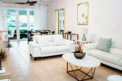 Cozy 3-bedroom condo with WiFi and Ac  Tropicana Beach House 27c