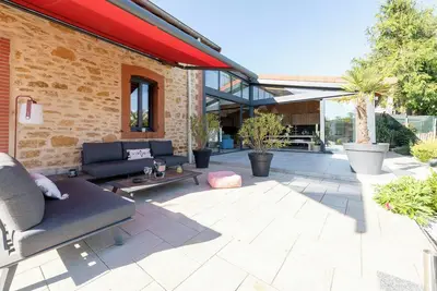 Image de Villa de Charme avec Piscine – Séjour Insolite