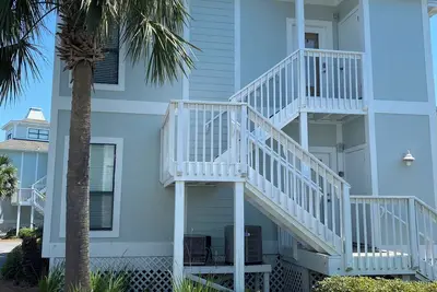 Image de Welcome to Molokai Villas 5a. Enjoy view and access to the Gulf and Old River.