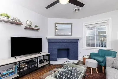 Image de Charming 2-bedroom house in historic Church Hill with WiFi and Ac