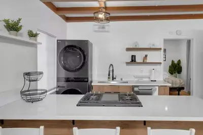 Image de Modern Apartment Near Disneyland - Free Parking