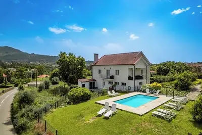 Image de Vacation home with private pool ideal for families - Casa da Professora