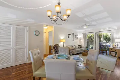 Image de Renovated Kitchen, Ground Floor Condo