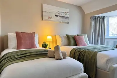 Image de Splendid 2Bed Apt for family 30mi to Central Ldn!