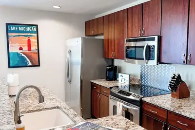 Image de Charming Condo Near Downtown Grand Haven!