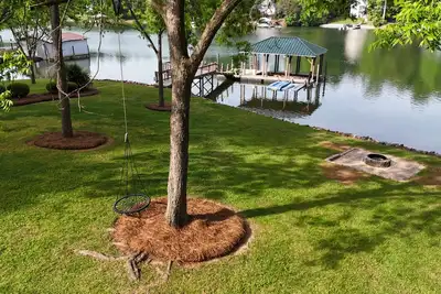 Image de Lakeview Hideaway – Family-Friendly Lakefront Escape