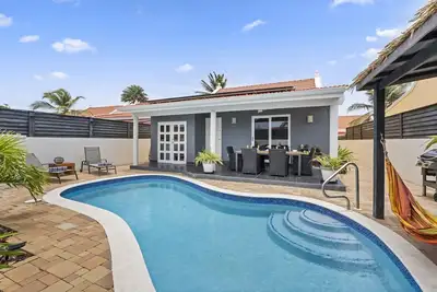 Image de New 3br 2ba Modern & Clean Calbas Villa with Pool
