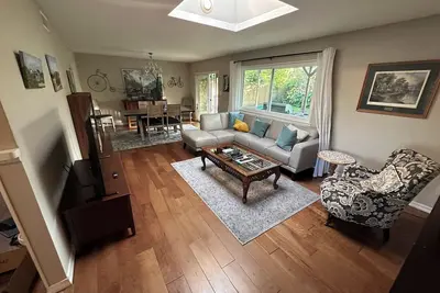 Image de Cozy 3-bedroom house with office near the American River