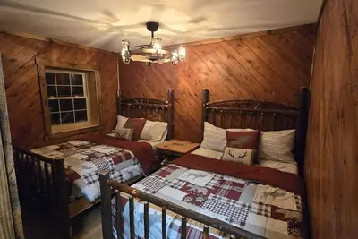 Image de 3-bedroom cabin in charming South Bloomingville with WiFi, Ac