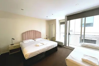 Image de Melbourne Cbd Studio for 3 | King + Single Bed | Wi-Fi & Parking Available