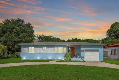 Image de Sunny Haven Retreat in N. Miami— short drive to Beaches