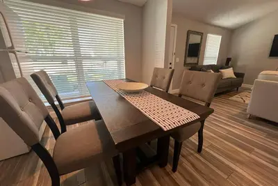 Image de Cozy beautiful house Amazing 3-bedroom house with Ac in Palm Harbor, Florida