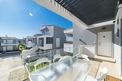 Image de Two-Bedroom Loft, Roxani Residential Complex