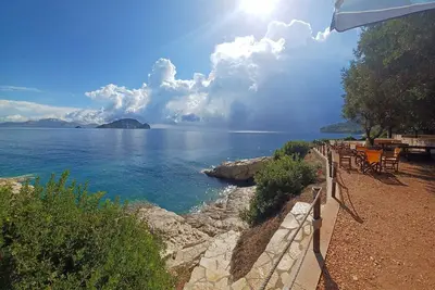 Arba Beach suites & studios