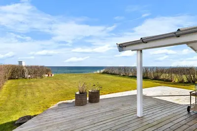 Image de \"Dimo\" - 20m from the sea by Interhome