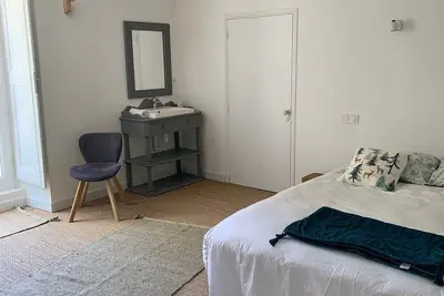 Image de Très belle maison de campagne dans un site boisé