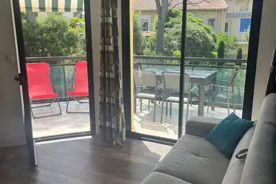 Image de Apt T1 Bis proche Gare(300m) et Plage(700m) dans petite residence au calme.