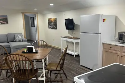 Image de Charming pet friendly 1-bedroom apartment with WiFi, Ac in quaint Conneaut Lake