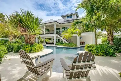 Image de Compass Rose- 9 bedroom close to beach with rooftop