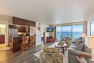 Image de Remodeled 1 bedroom coastal stunner, Ac, ocean & island views, resort amenities