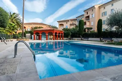 Image de Charmant appartement avec piscine et terrasses, à deux pas de la Place des Lices