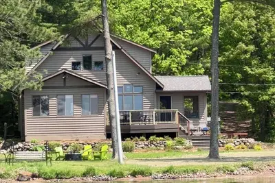 Image de Lake Lco in Hayward, level southwest facing lake lot, 4 bedroom cabin
