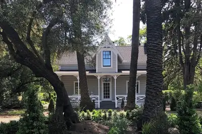 Image de Napa Valley - Oakville Farmhouse Estate\nA classic and rare Napa Valley retreat.