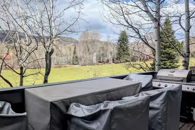 Image de Spacious Golf Course Townhome Centrally Located Between Beaver Creek and Vail