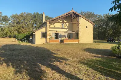 Image de Maison de campagne avec piscine et box Ă chevaux en Sud Gironde