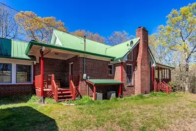 Image de Ball Ground Estates - Luxury Farm Stay 81 Acres of Private Forest