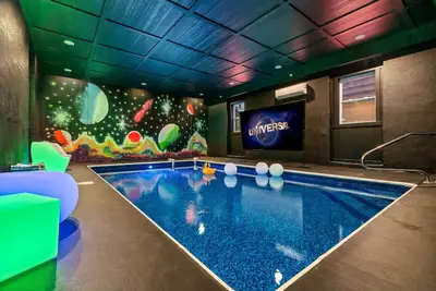 Image de Sleeps24-Mini Golf-Movies@IndoorPool-Outdoor Fire