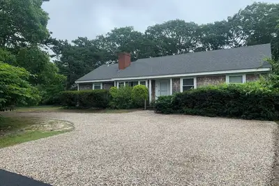Image de Spacious 3-bedroom house walk to beach with WiFi and Ac in Yarmouth