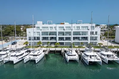 Image de Luxury 3-bedroom Ph condo with fitness amenities, WiFi in lovely Nassau