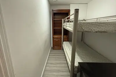 Image de Simple 3-Bedrooms basement apartment, Walk to Ontario Tech & Durham College.