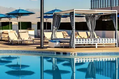 Image de Elevate 2 Queens at The Strat Hotel, Casino & Tower