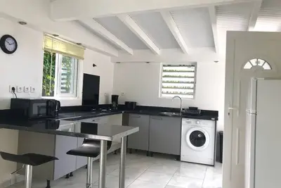 Image de Appartement F2 idéal, proche plage du Souffleur et centre de Port-Louis