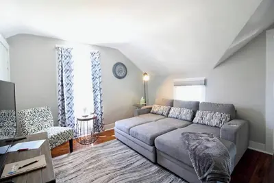 Image de Recovery Loft 1-bedroom apartment in Mansfield with WiFi, Ac, Full Kitchen