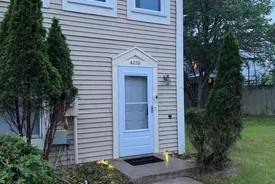 Image de Charming 3-bedroom townhome with WiFi, Ac in tranquil Burtonsville