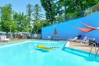 Image de Cozy 1-bedroom condo with WiFi, Ac in peaceful Lake Ozark. Prime location on 4mm