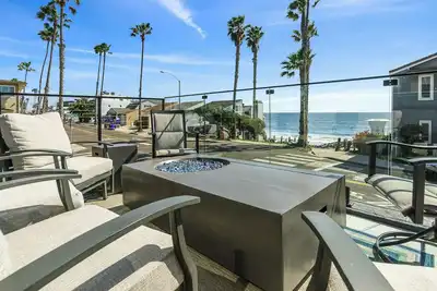 Image de Luxury New Build ~ Stunning Ocean Views + Spa