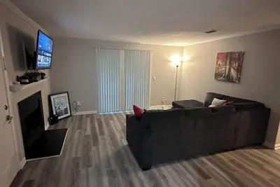 Image de Charming 2-bedroom apartment with WiFi, Ac in pleasant Greensboro
